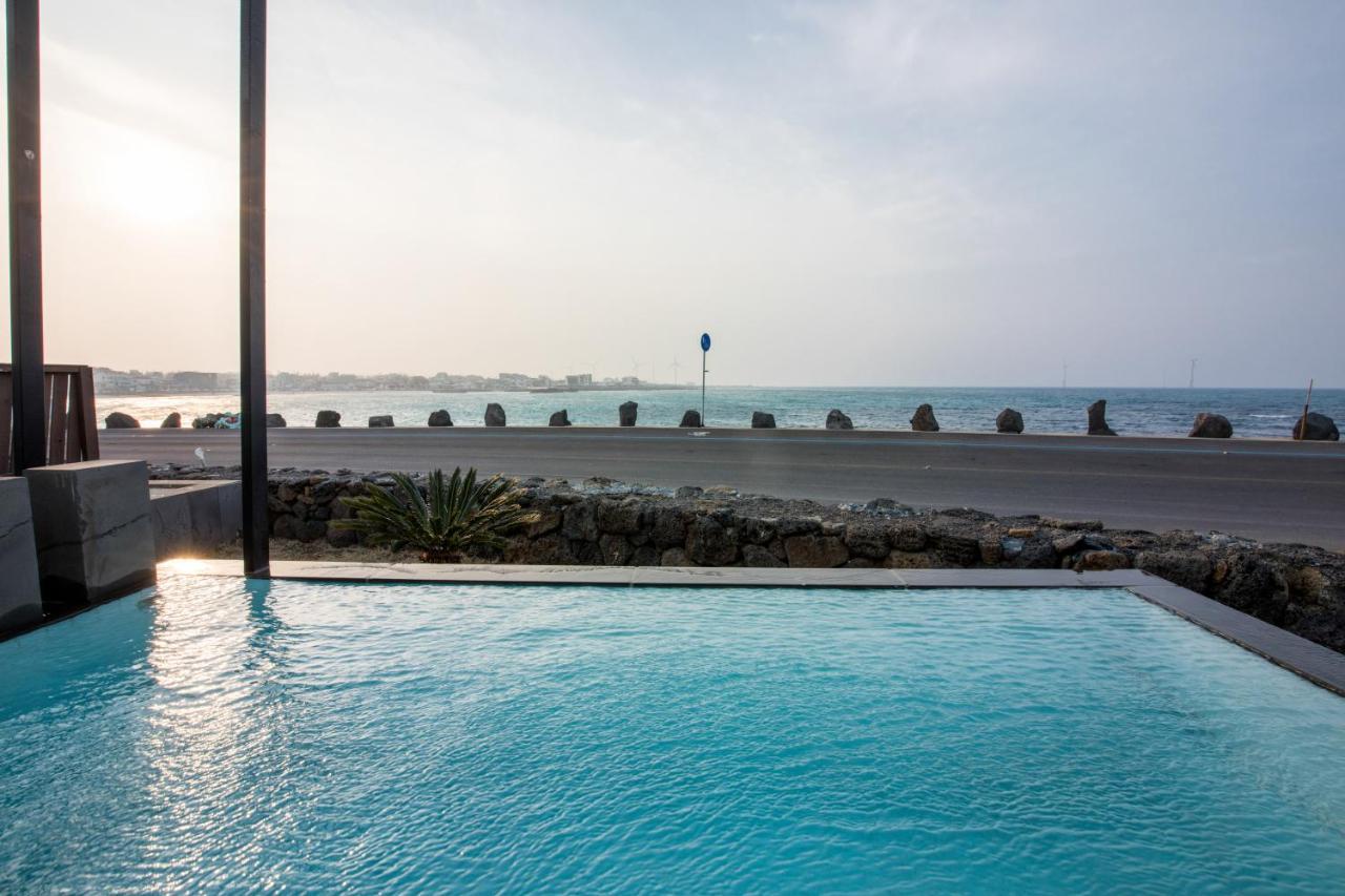 Aqua Beautique Poolvilla Jeju Exterior photo
